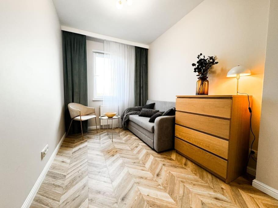 Balcony & Parking, Modern Elegant Apartment! Near Tram Wrocław Buitenkant foto